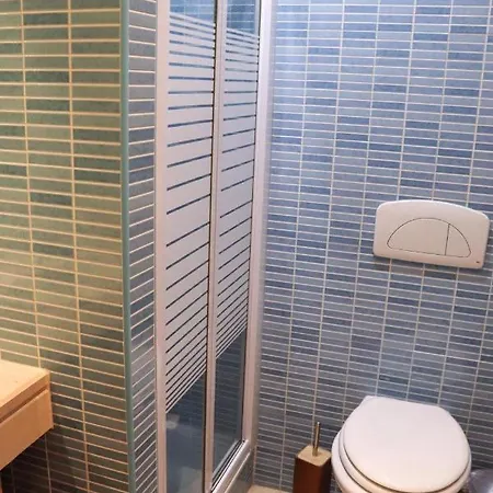 Luxury Penthouse In Privatecondo דירה *